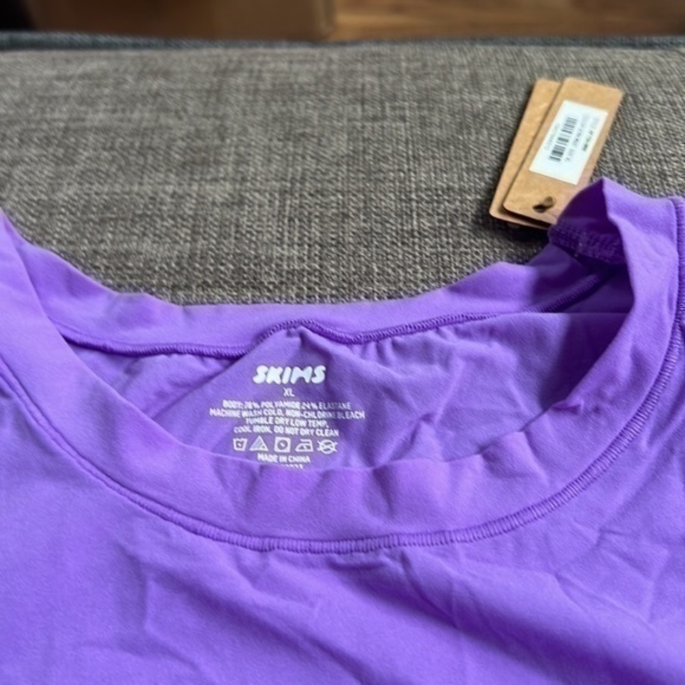 Skims Fits Everybody Super Cropped T-Shirt - Picture 2 of 6